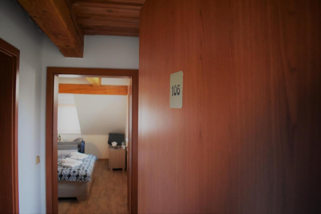 Motel Roubenka Tyniste nad Orlici Екстер'єр фото